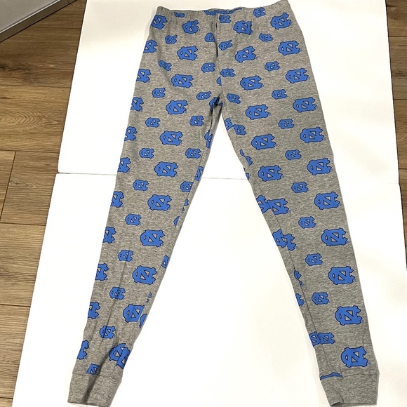 Like New - UNC Tarheels Kid's Snug Fitting Pajama Bottoms - Size 14/16 - Picture 3 of 6